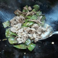 香鲜至极的扁豆炒肉片做法图解8)