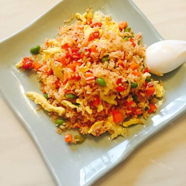 方便的时蔬蛋炒饭