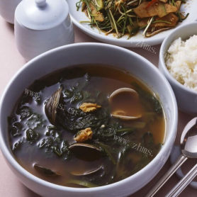 鲜美的秋葵蛤蜊豆腐汤