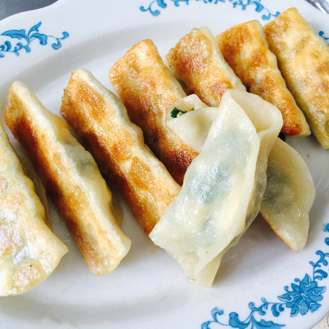 高端大气的韭菜鲜肉锅贴