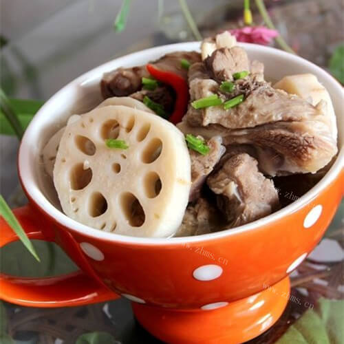粉嫩的莲藕焖羊肉