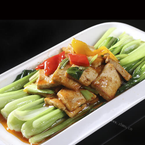 美味的豆腐炒上海青