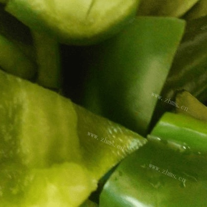 家常菜虎皮尖椒做法图解1)