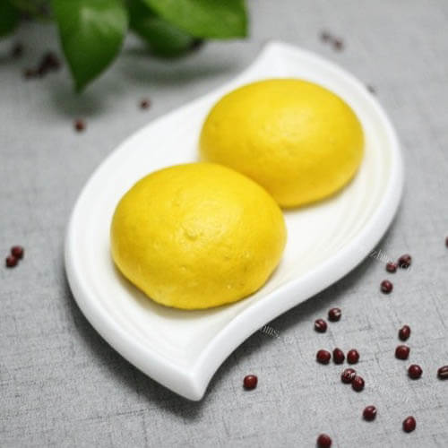 美味的南瓜甜豆包
