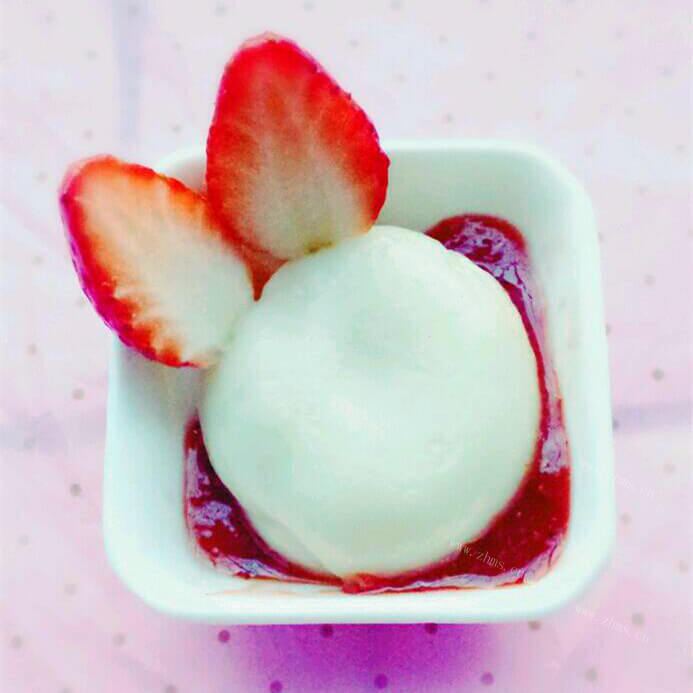 香甜的草莓口味汤圆