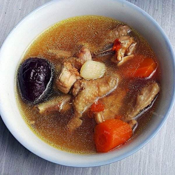 美味的萝卜炖红枣汤