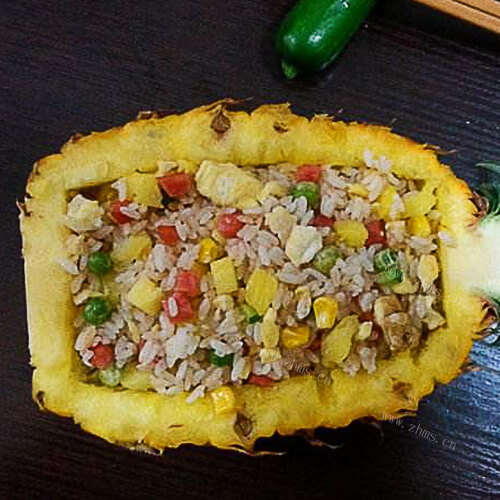 丰盛的傣味菠萝饭
