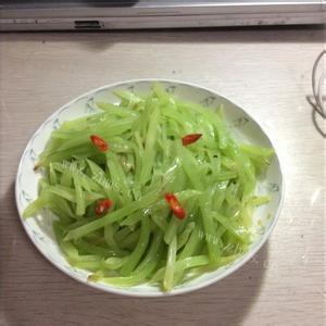 独特双腊炒莴笋