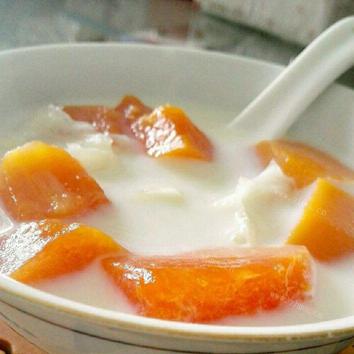 可口的木瓜牛奶雪泡