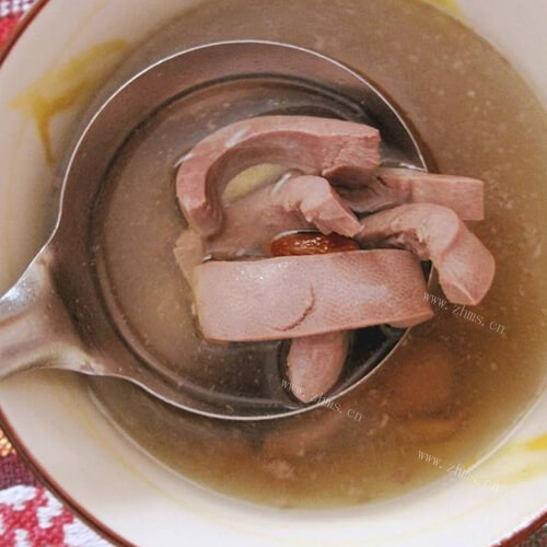 美味的枸杞腰花汤