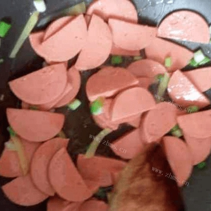 家常菜火腿肠炒黄瓜做法图解1)