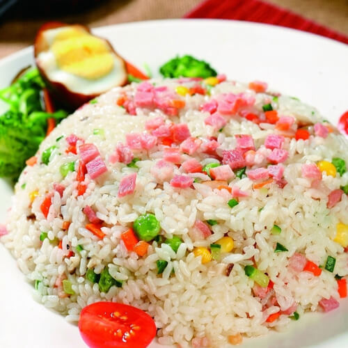 简单的牛油果培根炒饭