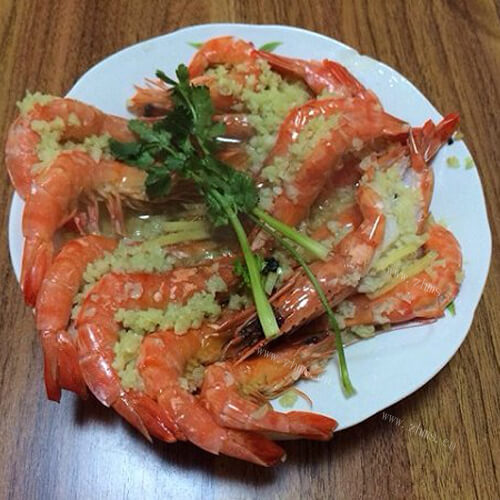 美味的清蒸蒜香虾