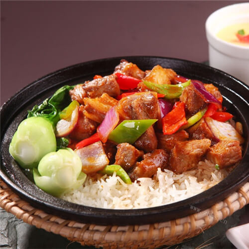 美味可口的咖喱羊肉煲 