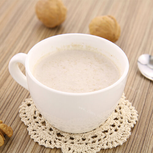 自制红枣核桃奶茶