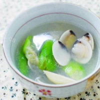 美味的蛤蜊芥菜汤
