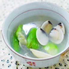 美味的蛤蜊芥菜汤