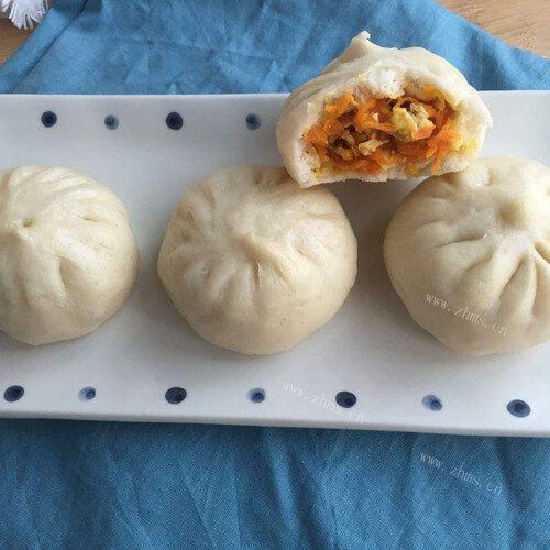 美味的什锦素馅包子
