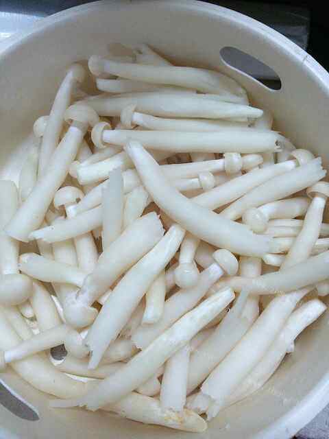 鲜香海鲜菇烩牛肉做法图解1)
