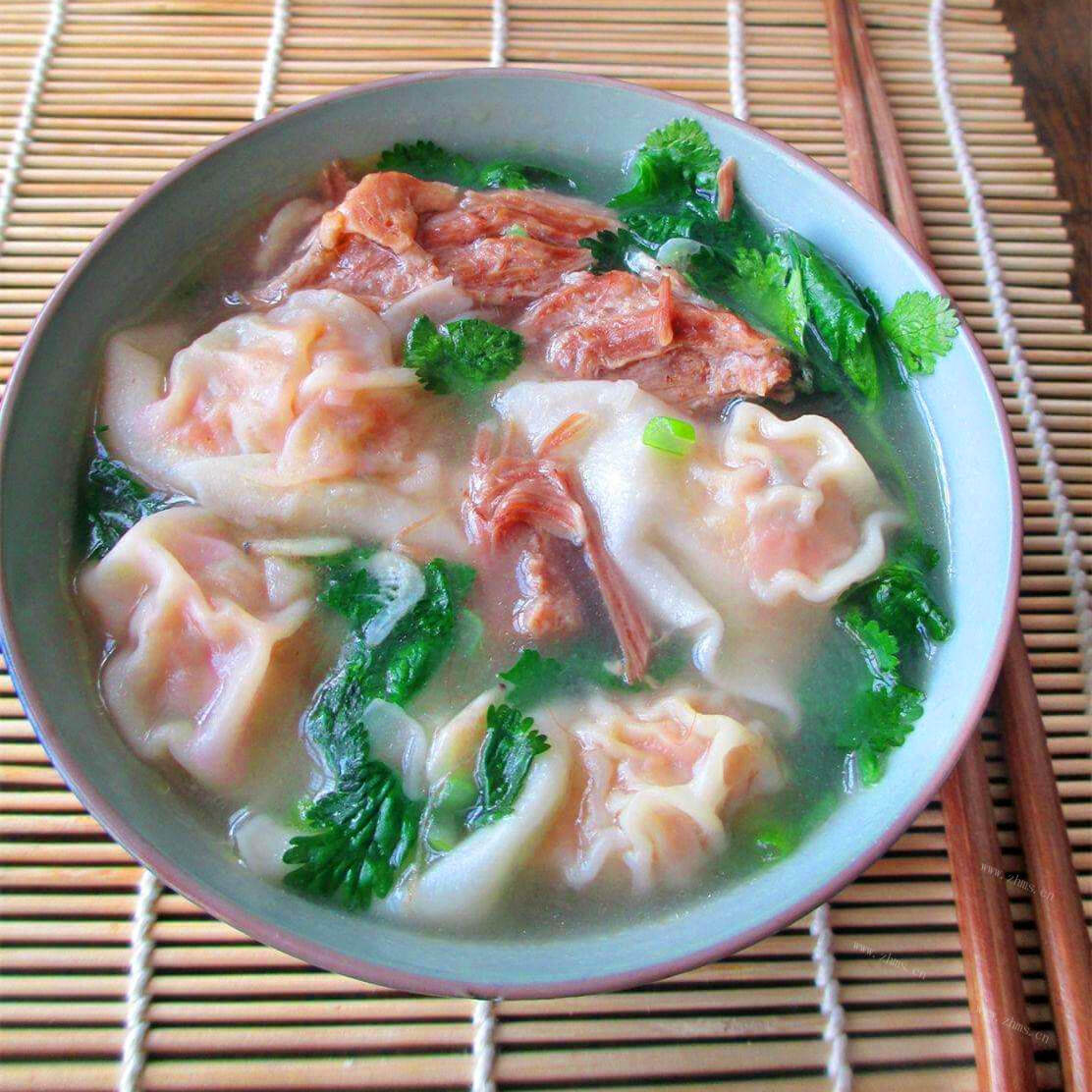 鲜香美味的胡萝卜猪肉大馄饨