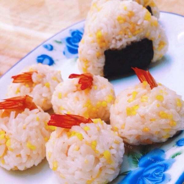 美味的大虾饭团