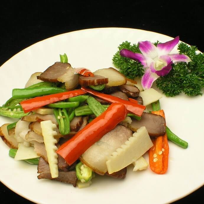 美味可口的腊肉炒冬笋