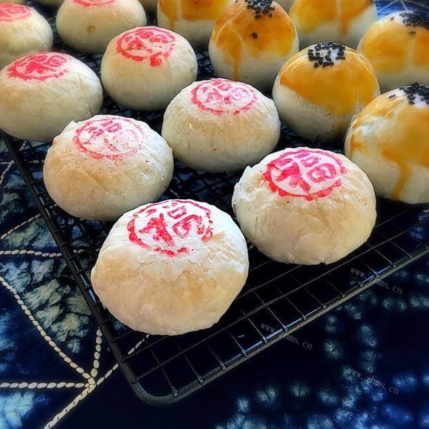 美味的五仁双合酥月饼