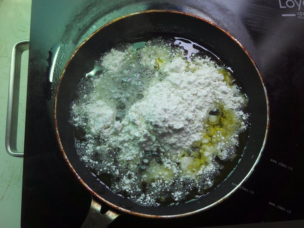 美味的奶油天鹅泡芙做法图解3)