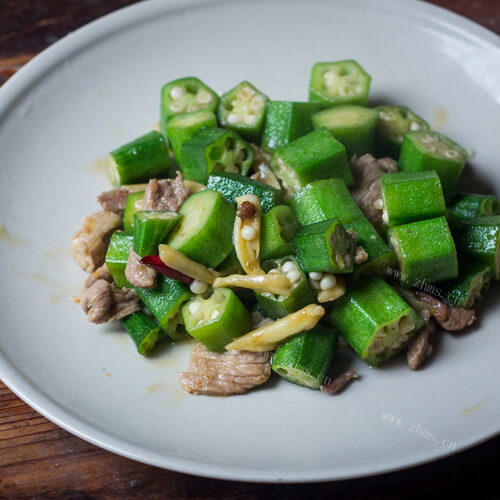 美味鸭脯肉炒秋葵