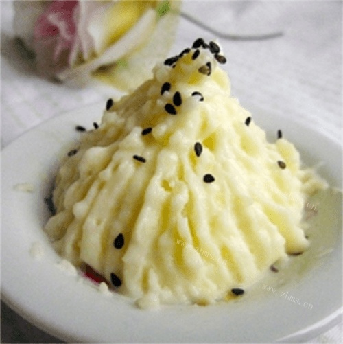 美食酸奶干果土豆泥