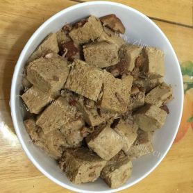 美味的农家猪肉炖冻豆腐