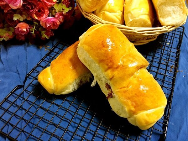 美味的酸奶豆沙面包做法图解13)
