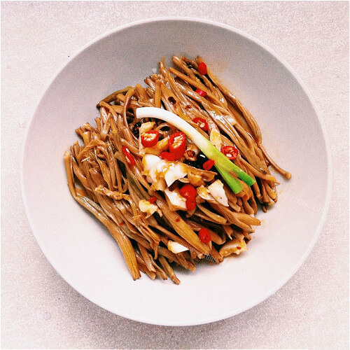 美味的凉拌黄花