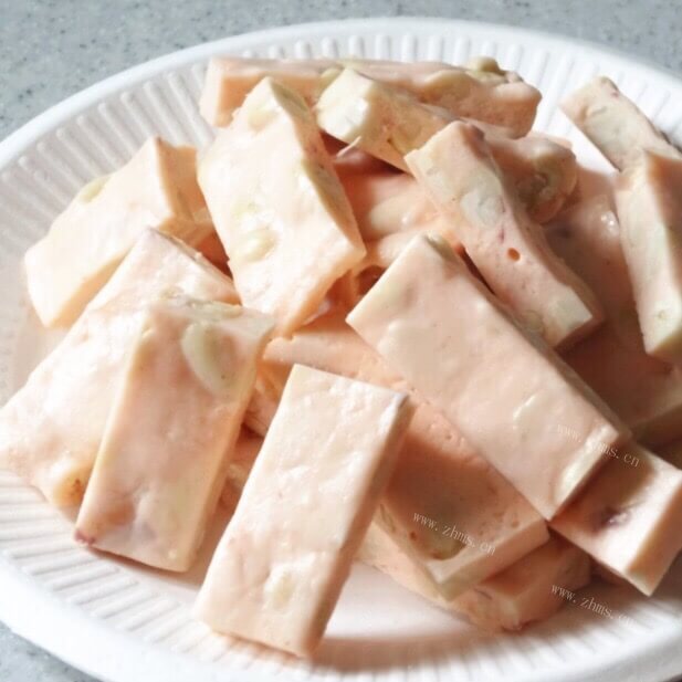 香甜的草莓牛轧糖