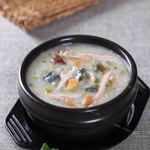 早餐莲子香菇皮蛋瘦肉粥 