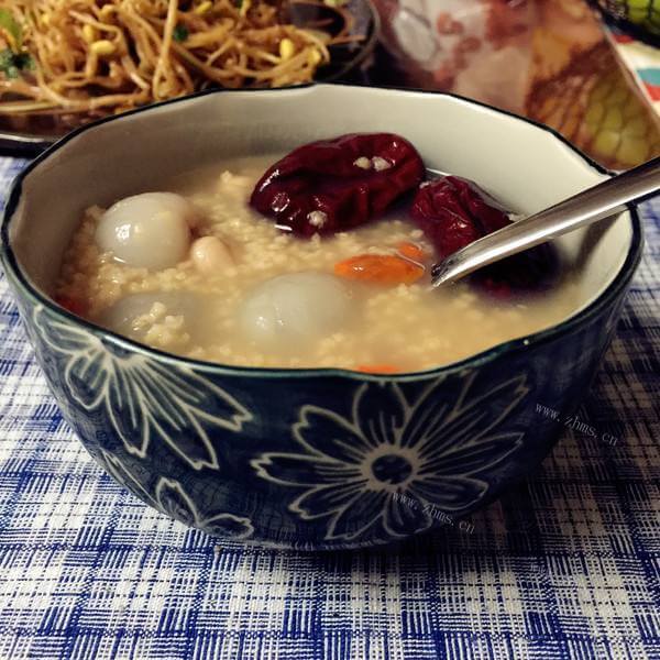 营养小米桂圆红枣粥