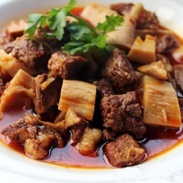 美味可口的干笋子烧牛肉