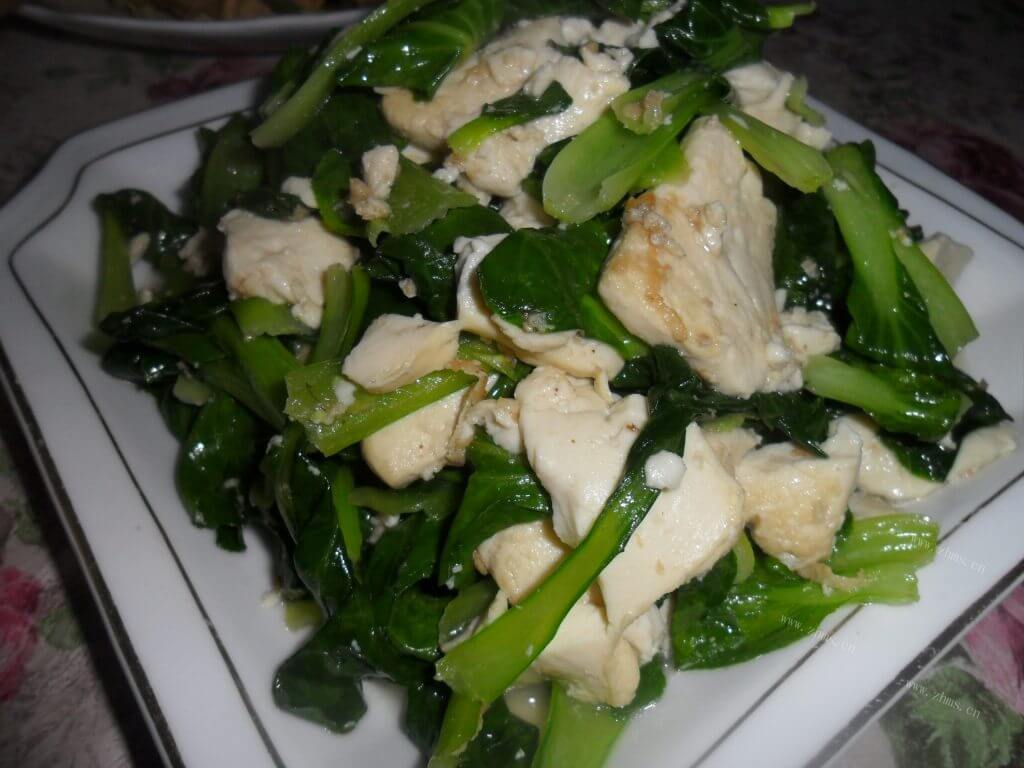 美味的豆腐炒上海青做法图解5)