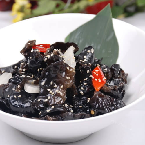 美味鲜黄花菜拌木耳