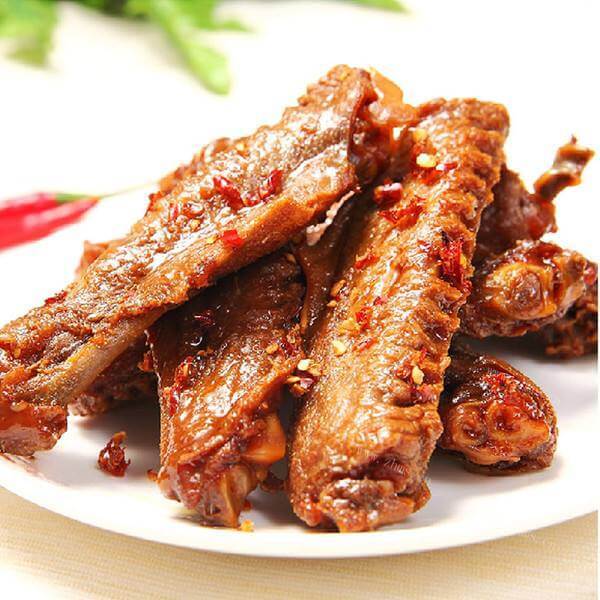 美味到让人停不下来的卤香辣鸭翅