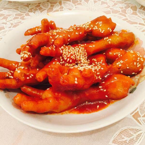香甜可口的韩式火辣鸡爪