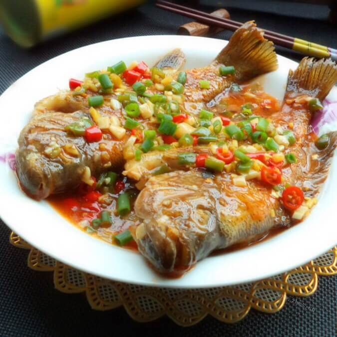 美味的香辣鲈鱼 