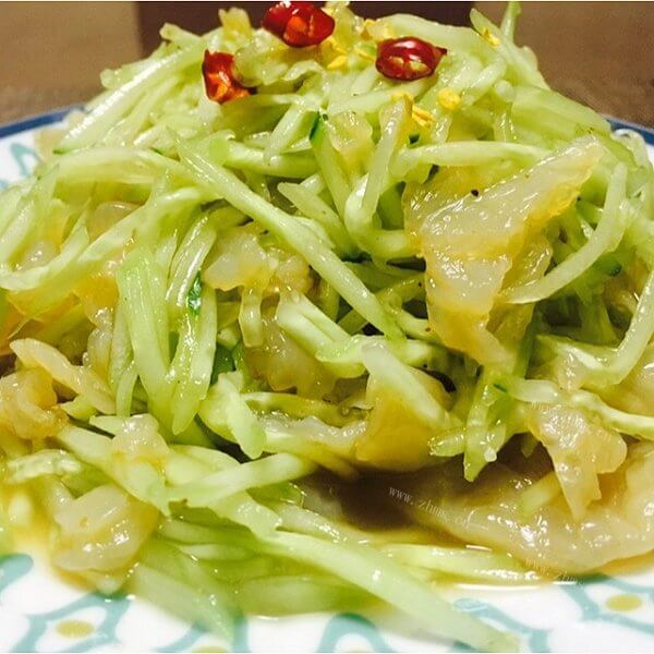 酸辣的凉拌海蜇蕨根粉