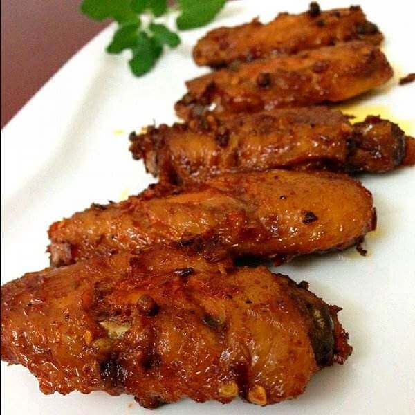 美味啤酒香辣鸡翅