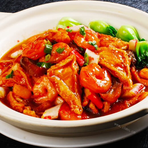 鲜嫩的笼蒸海鲜豆腐