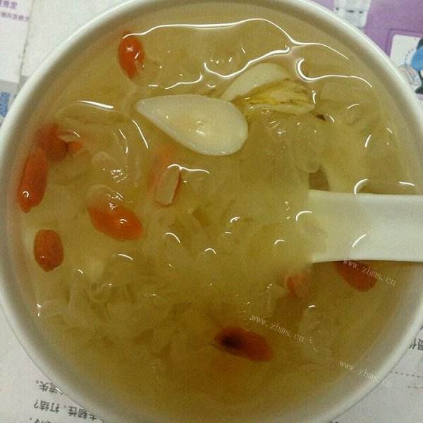 美味的百合银耳糖水