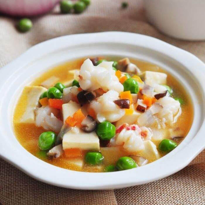 美味的番茄香菇豆腐羹