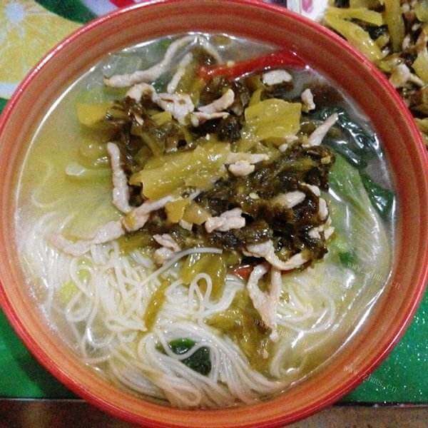 美味家常酸菜面