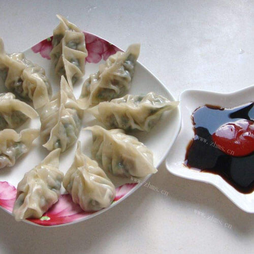 美味芹菜木耳蒸饺