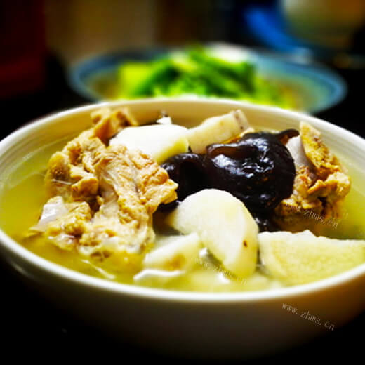 美味的榛蘑木耳炖小排